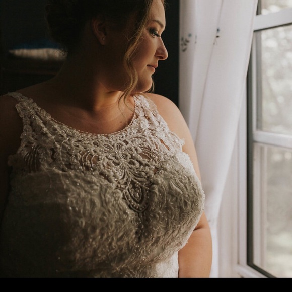 Wedding dress size 20 - Picture 5 of 7